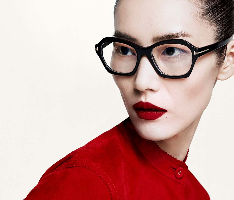 Brillen von Tom Ford bei Brille 54 in Berlin - Model mit Brille